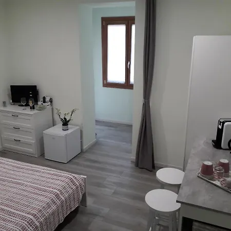 Casa Liberty 3* מנדלו דל לאריו